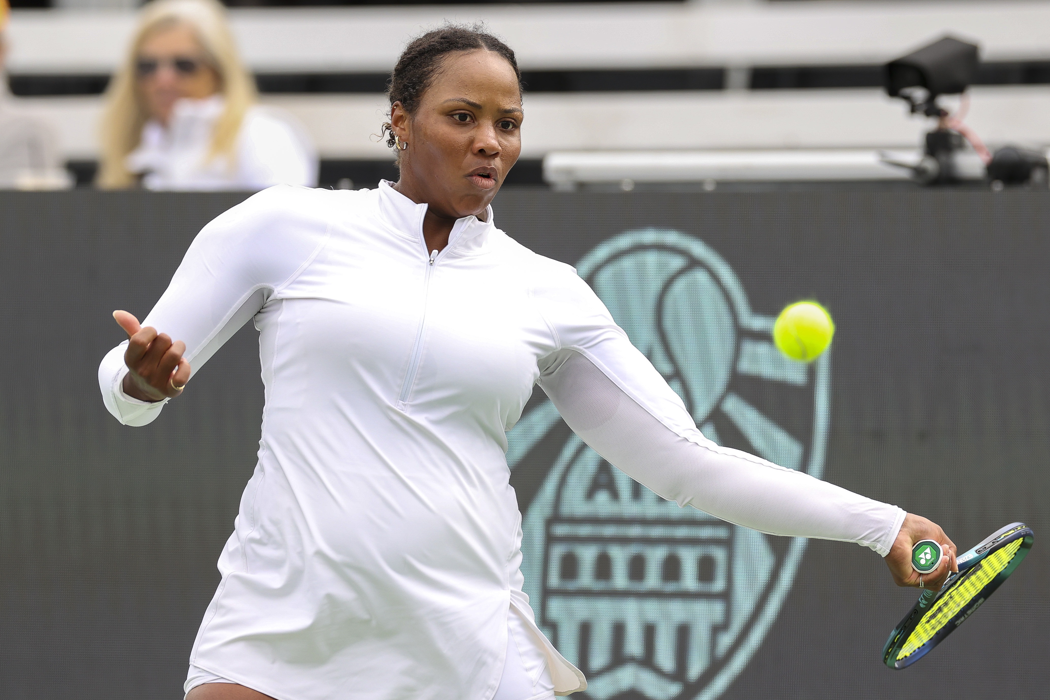 epa11187479 Taylor Townsend of USA in action during her second round match against Yue Yuan of China at the ATX Open tennis tournament in Austin, Texas, USA, 28 February 2024.  EPA-EFE/adam davis