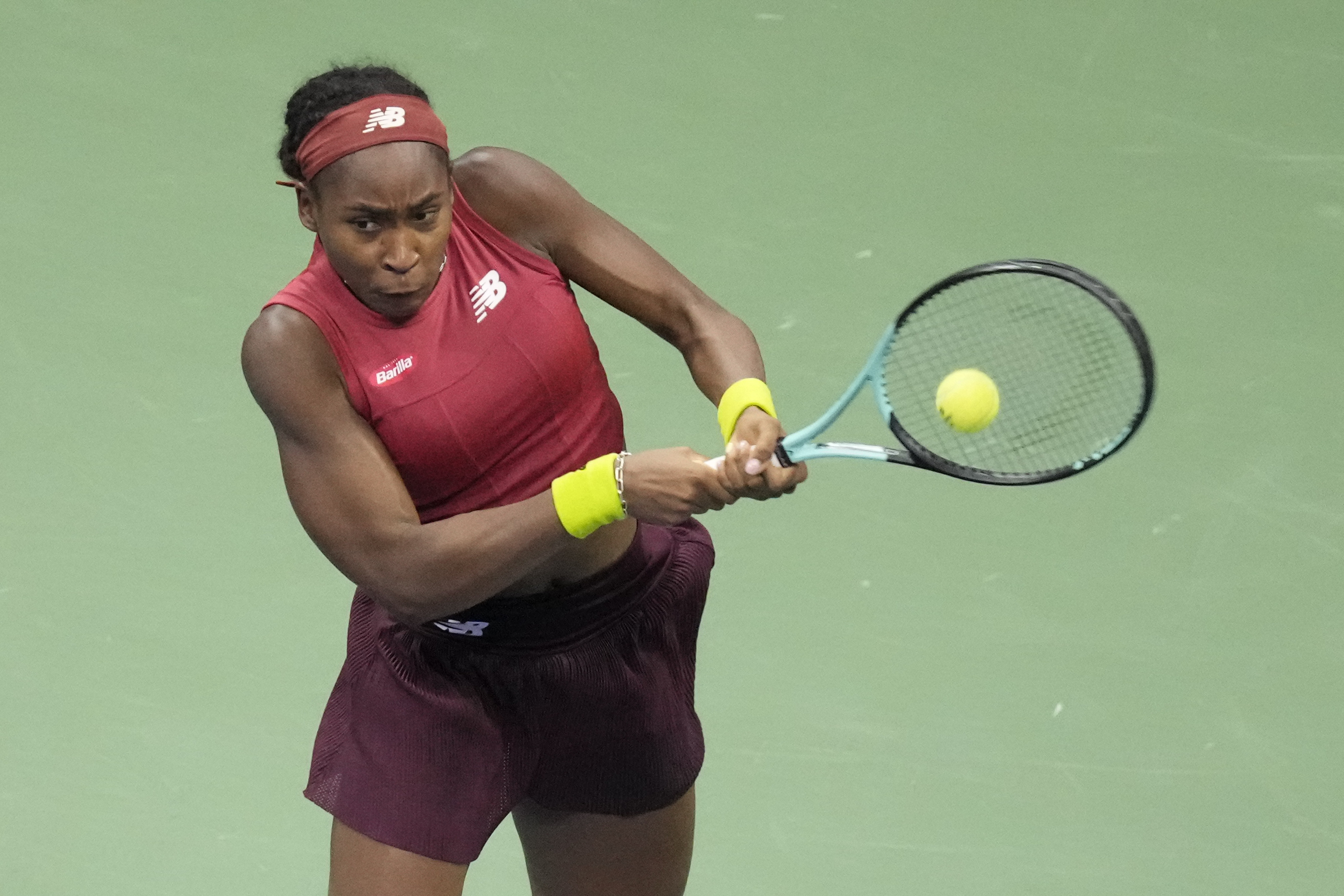 Coco Gauff, of the United States, returns a shot to Aryna Sabalenka, of Belarus, during the women's singles final of the U.S. Open tennis championships, Saturday, Sept. 9, 2023, in New York. (AP Photo/John Minchillo)