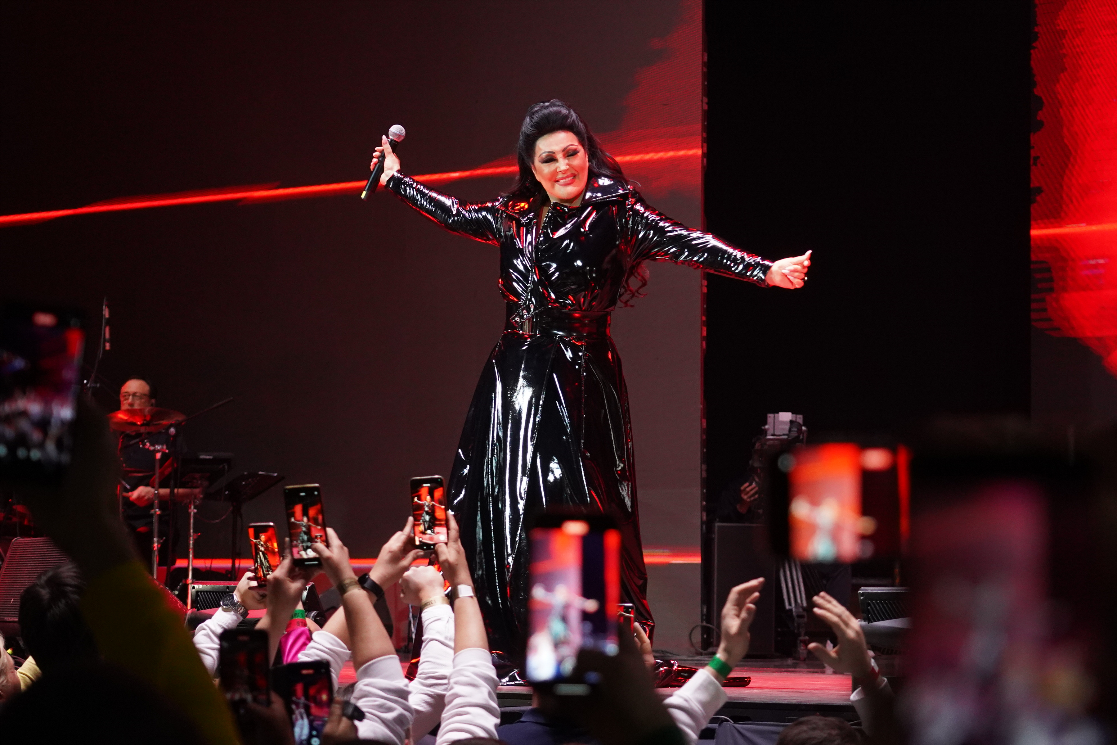 The first concert of Dragana Mirkovic in the Stark Arena as part of the tour "To the last breath" which marks forty years of association with the audience.