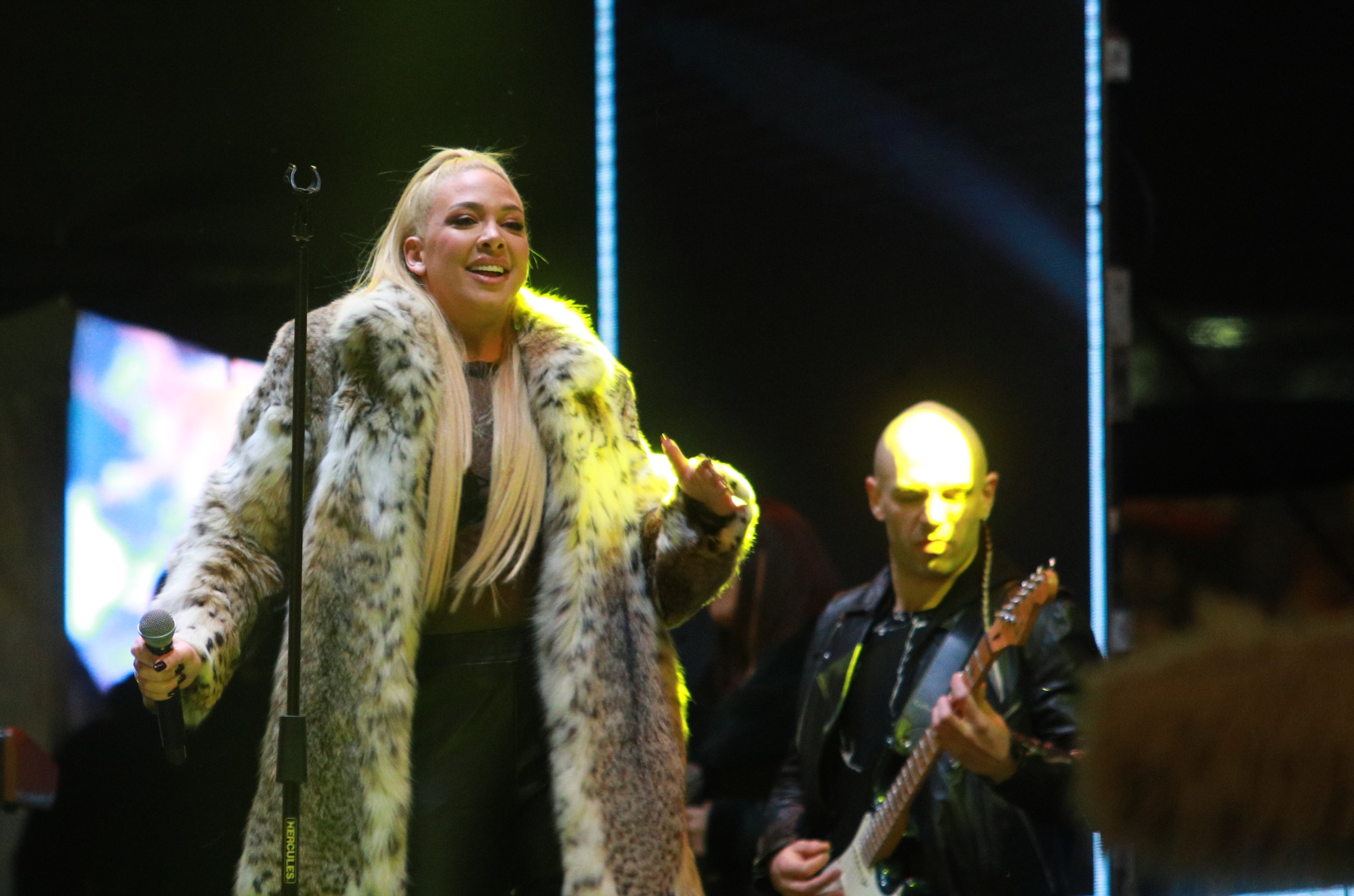 The celebration of the New Year 2024, organized by the City of Belgrade, was organized on Republic Square.Docek Nove 2024. godine u organizaciji Grada Beograda organizovan je na Trgu republike.