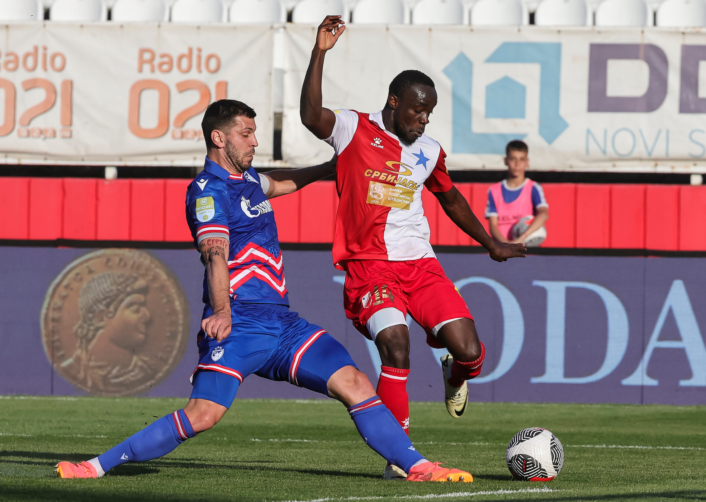 during the Mozzart Super Liga 2023/2024 Play Off match between Vojvodina and Crvena Zvezdaat stadium Karadjordje on April 28, 2024 in Novi Sad, Serbia. (Photo by Srdjan Stevanovic/Starsport.rs ©)