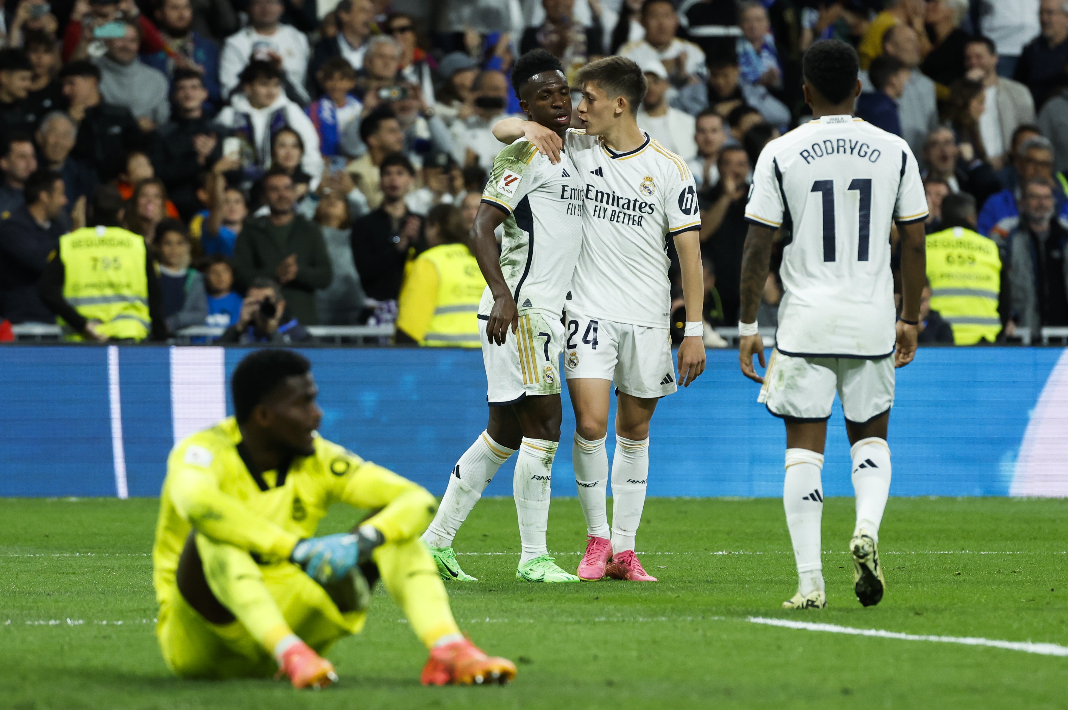 epa11340917 Real Madrid's Arda Guler (C) celebrates with his teammates after scoring the 5-0 goal during the Spanish LaLiga soccer match between Real Madrid and Deportivo Alaves, in Madrid, Spain, 14 May 2024.  EPA-EFE/Juanjo Martin