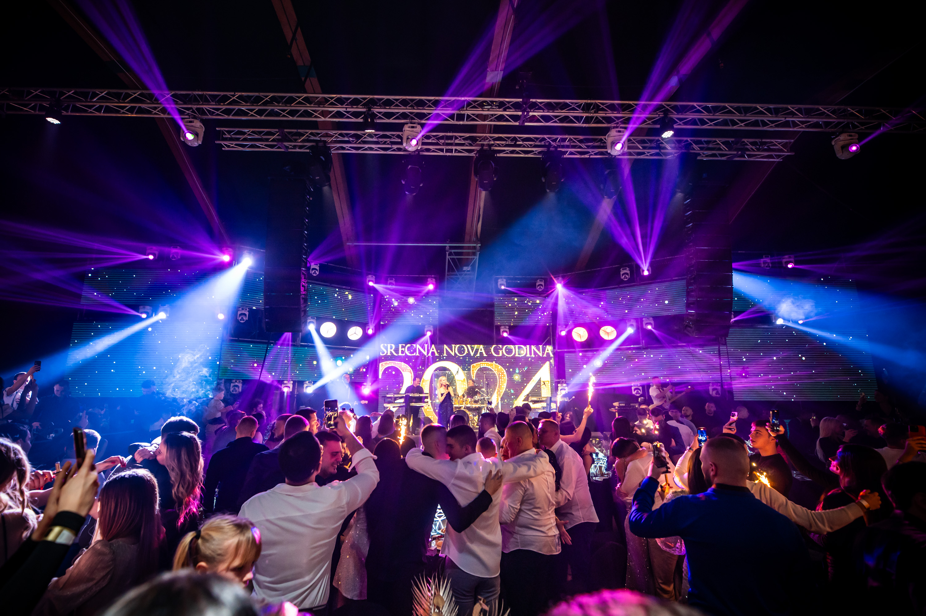 NEZABORAVAN docek Nove godine i Repriza na Kopaonik, New Year by Music Week uz Rozgu i Cecu