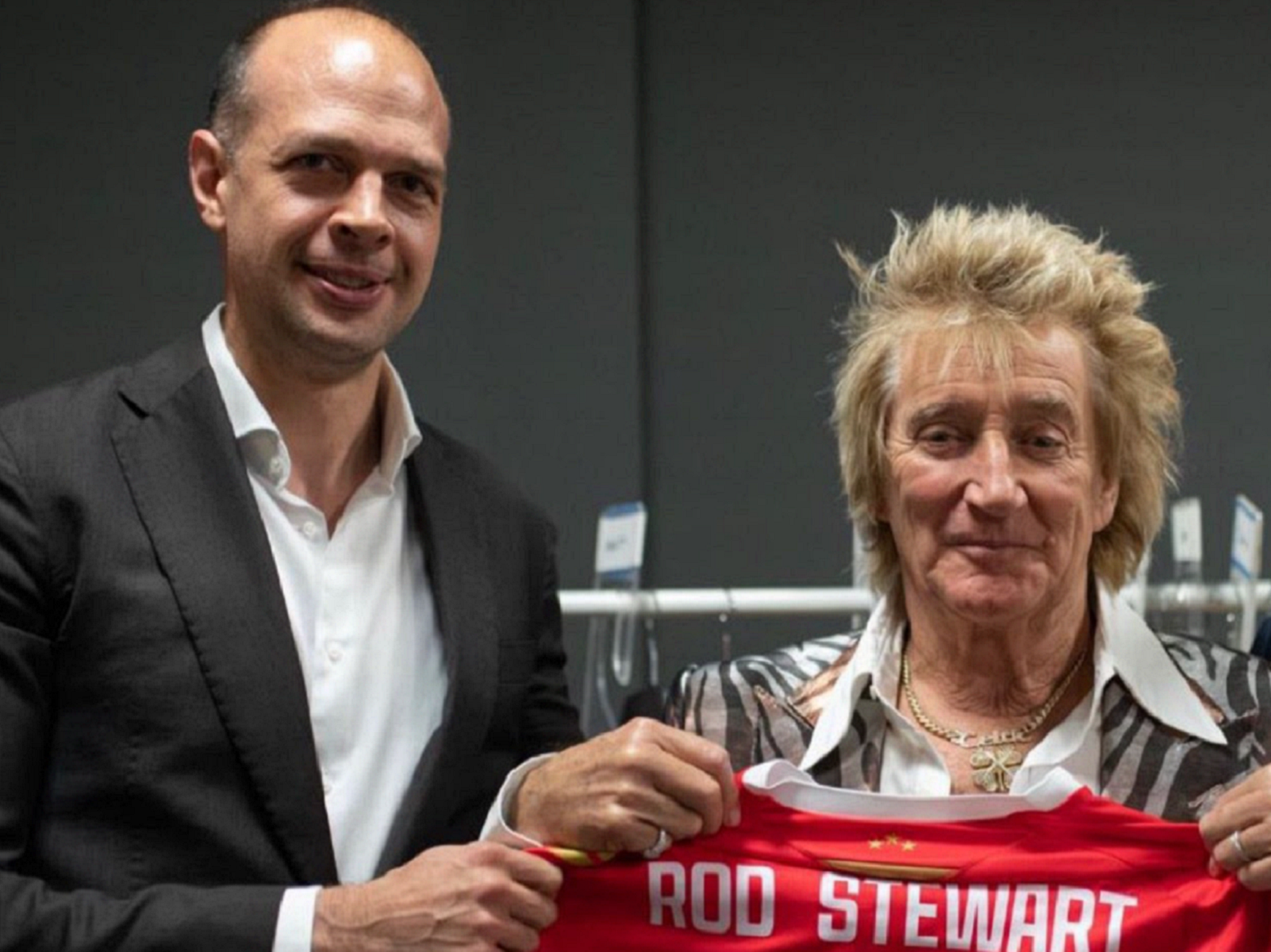 Rod Stjuart Crvena zvezda