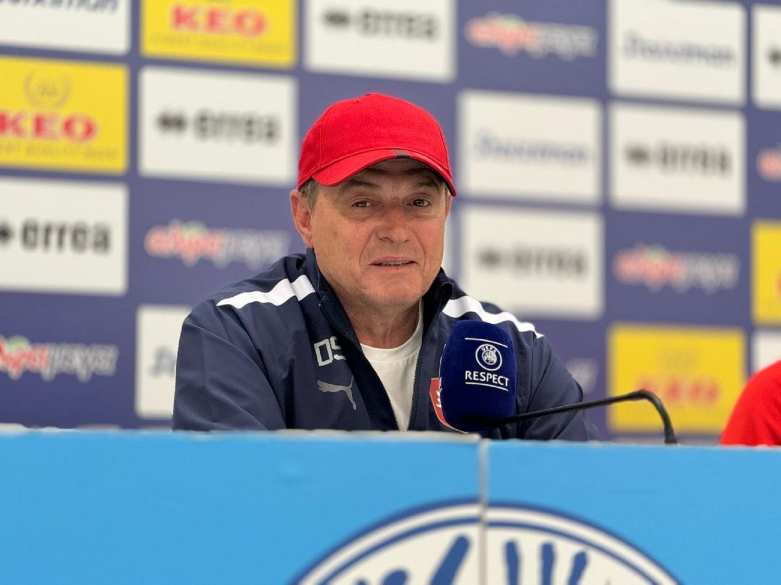 Dragan Stojković Piksi, Kipar, Srbija