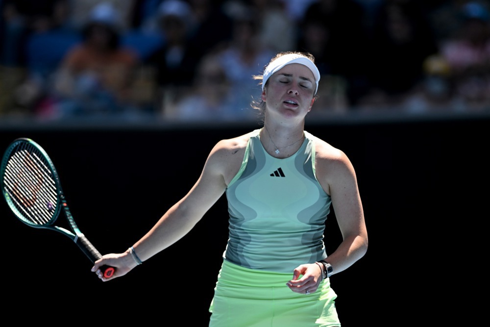 epa11095264 Elina Svitolina of Ukraine during her 4th round match against Linda Noskova of Czech Republic on Day 9 of the 2024 Australian Open at Melbourne Park in Melbourne, Australia, 22 January 2024.  EPA-EFE/LUKAS COCH  AUSTRALIA AND NEW ZEALAND OUT