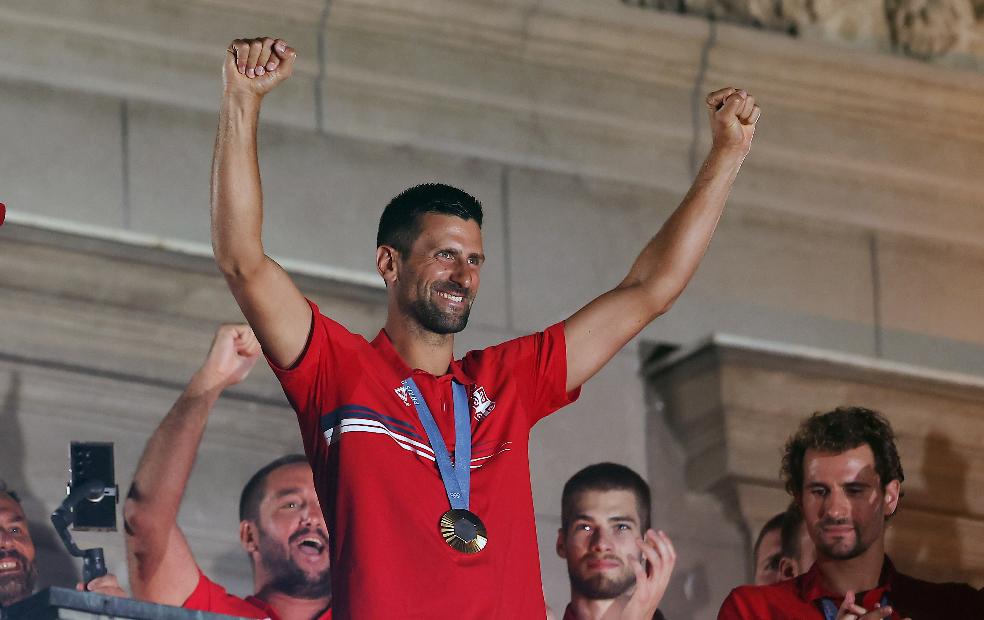 Olimpijske igre, docek olimpijaca 12.8.2024, Pariz Francuska
(credit image &amp; photo: Pedja Milosavljevic/ STARSPORT)
Novak Djokovic balkon