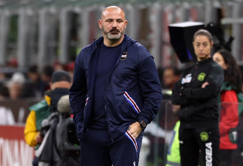 epa10641902 Sampdoria’s coach Dejan Stankovic reacts during the Italian serie A soccer match between AC Milan and Sampdoria  at Giuseppe Meazza stadium in Milan, Italy, 20 May 2023.  EPA-EFE/MATTEO BAZZI