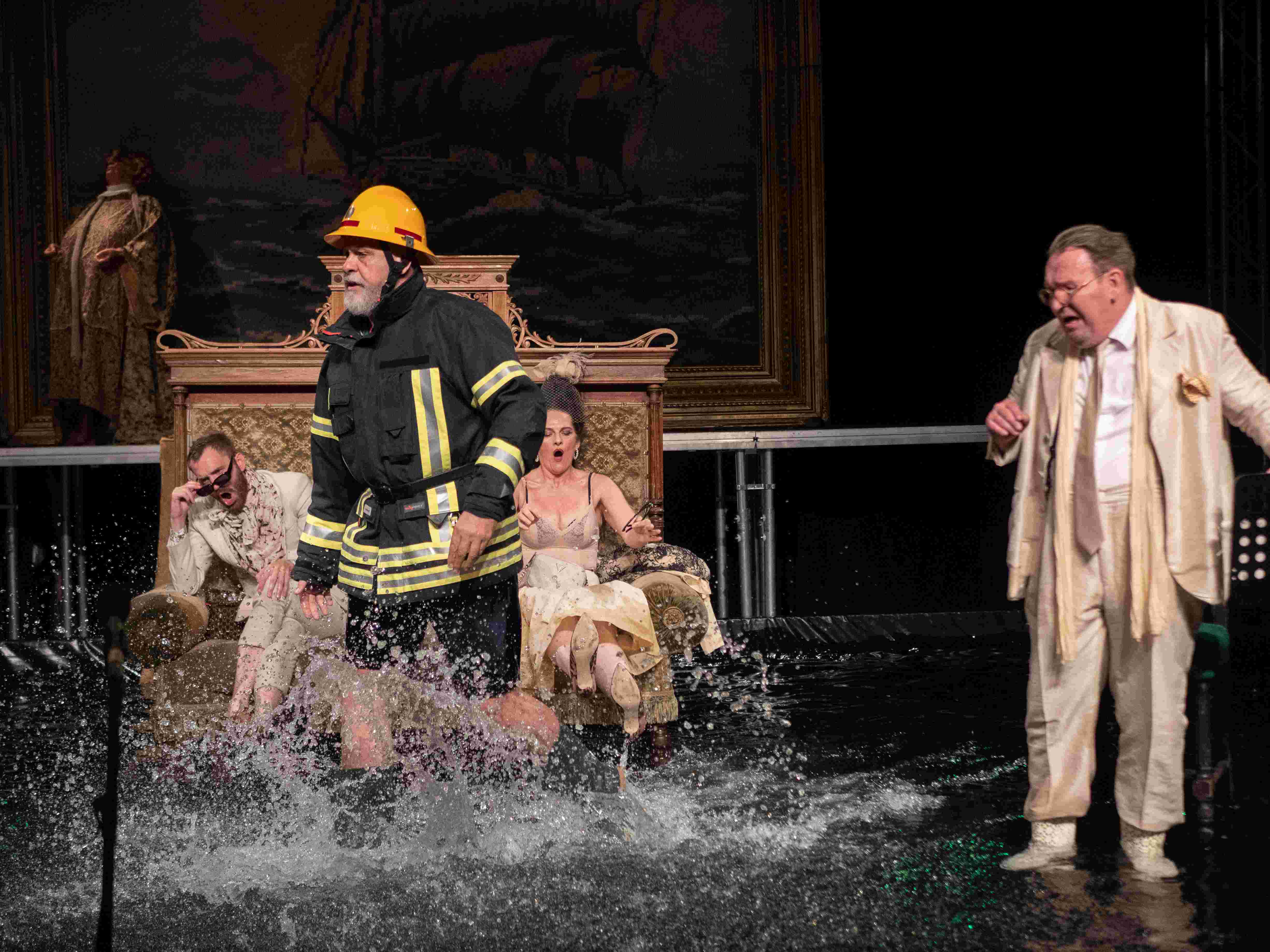 ćelava pjevačica (47)