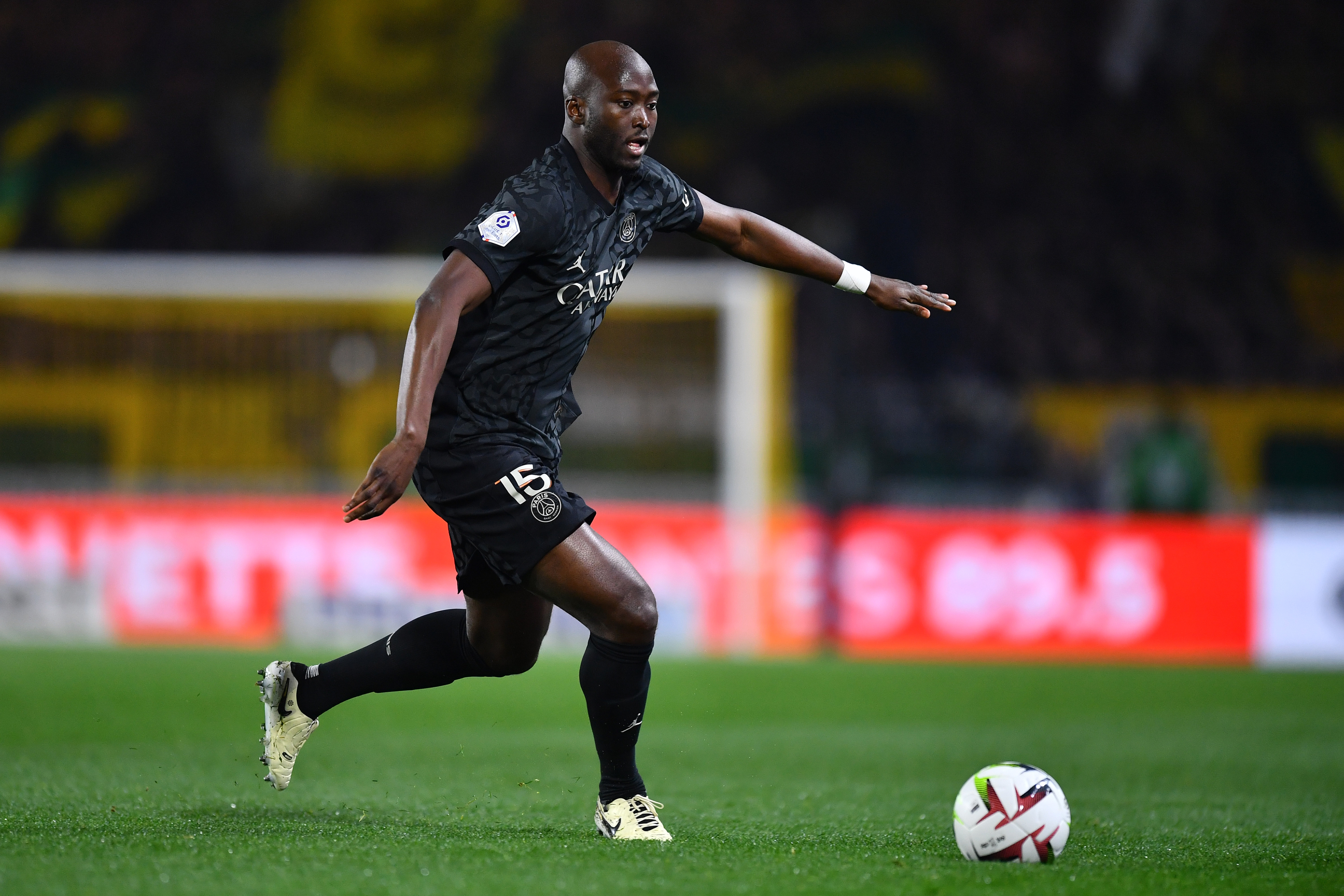 epa11162256 Paris Saint Germain's Danilo Pereira in action during the French Ligue 1 soccer match between FC Nantes and Paris Saint Germain in Nantes, Western France, 17 February 2024.  EPA-EFE/Franco Arland