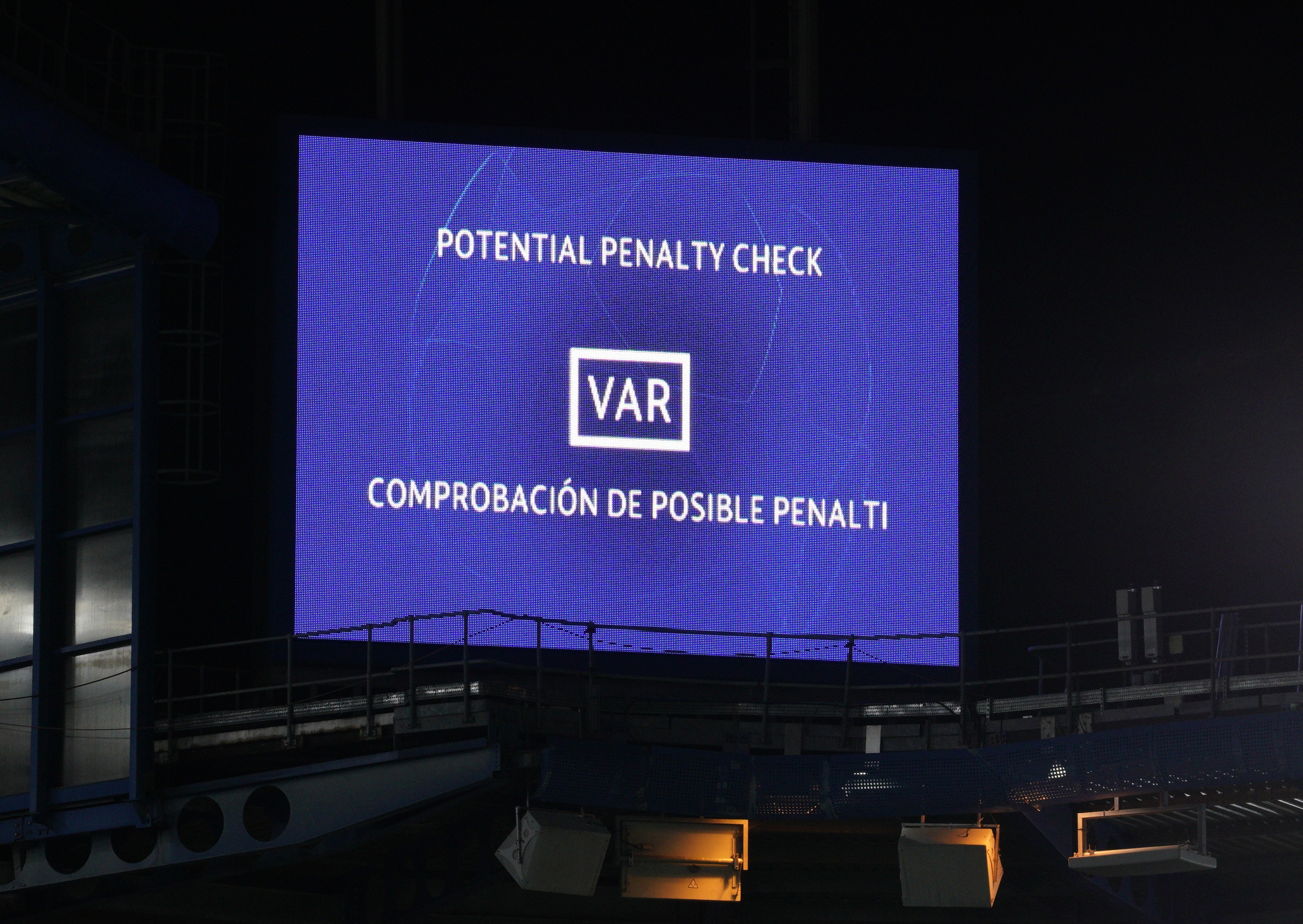 epa07849657 VAR penalty check for Chelsea during the UEFA Champions League Group Stage H soccer match between Chelsea and Valencia at Stamford Bridge in London, Britain, 17 September 2019.  EPA-EFE/NEIL HALL