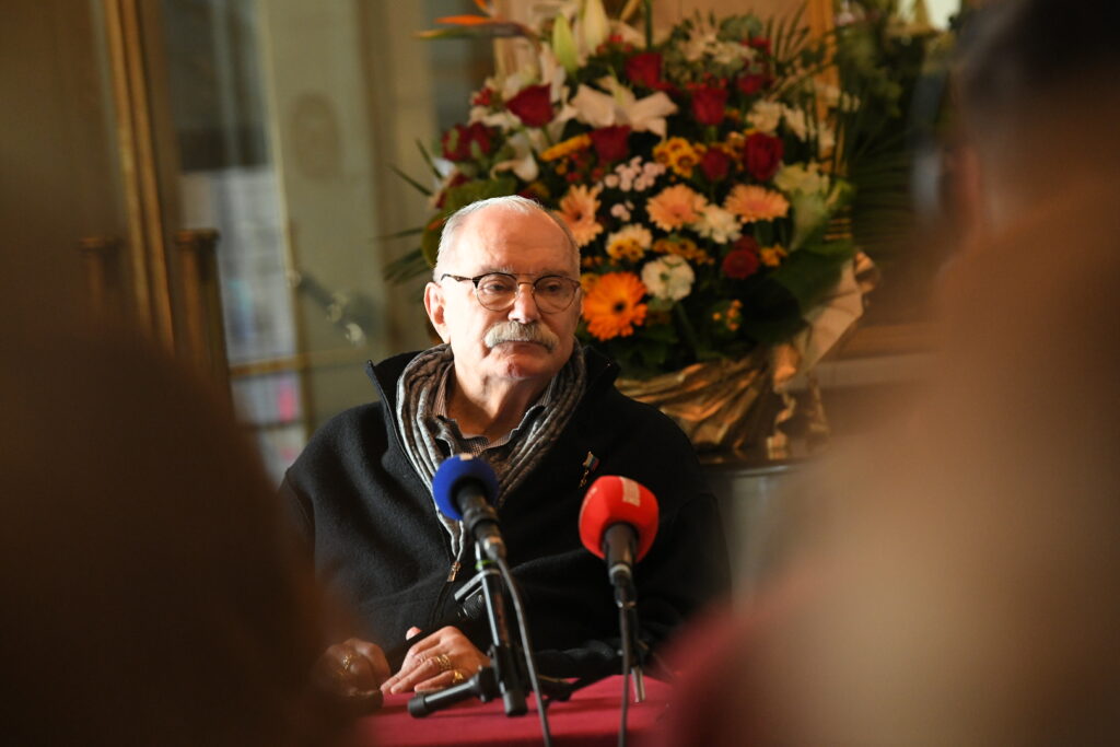 Beograd, 27.10.2024. Foaje Narodnog pozorišta, Nikita Mihalkov, reditelj Foto: Amir Hamzagić/Nova.rs