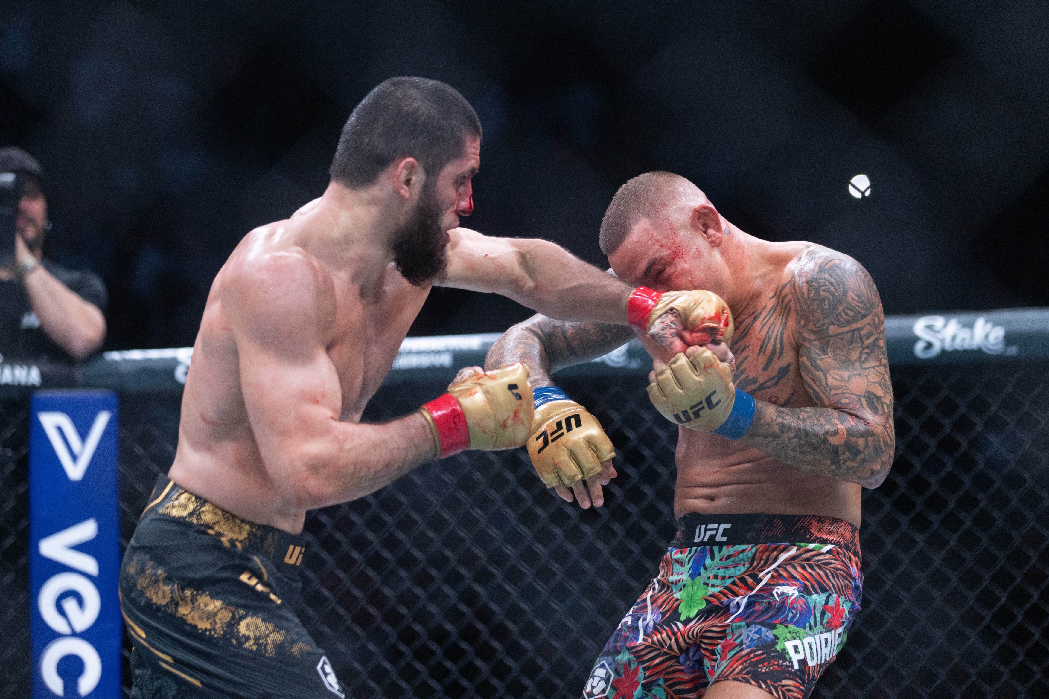 UFC 302: MAKHACHEV VS POIRIER