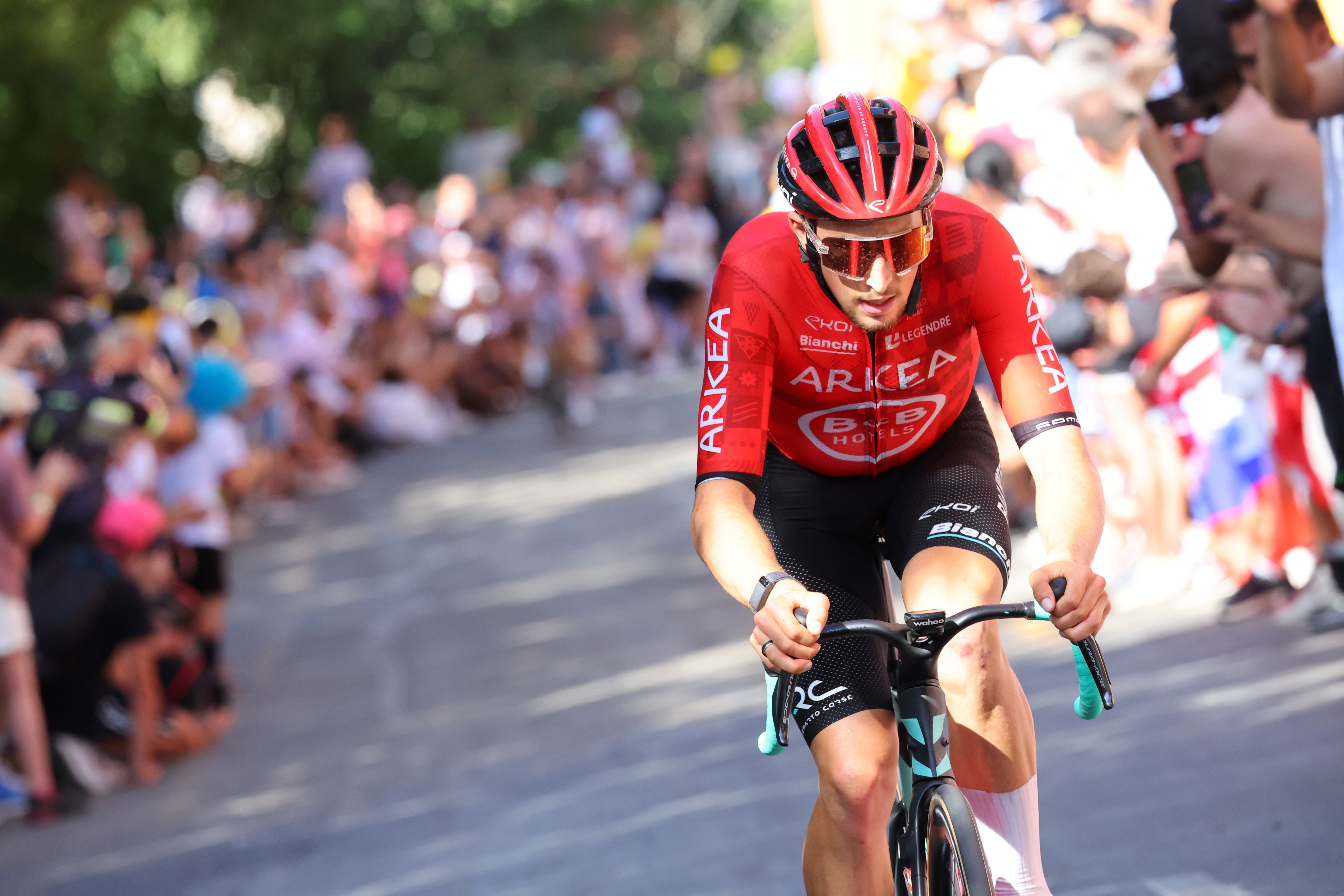 epa11447457 French rider Kevin Vauquelin of Team ArkeaB&amp;B Hotels in action during the second stage of the 2024 Tour de France cycling race over 199km from Cesenatico to Bologna, Italy, 30 June 2024.  EPA-EFE/ETIENNE GARNIER / POOL