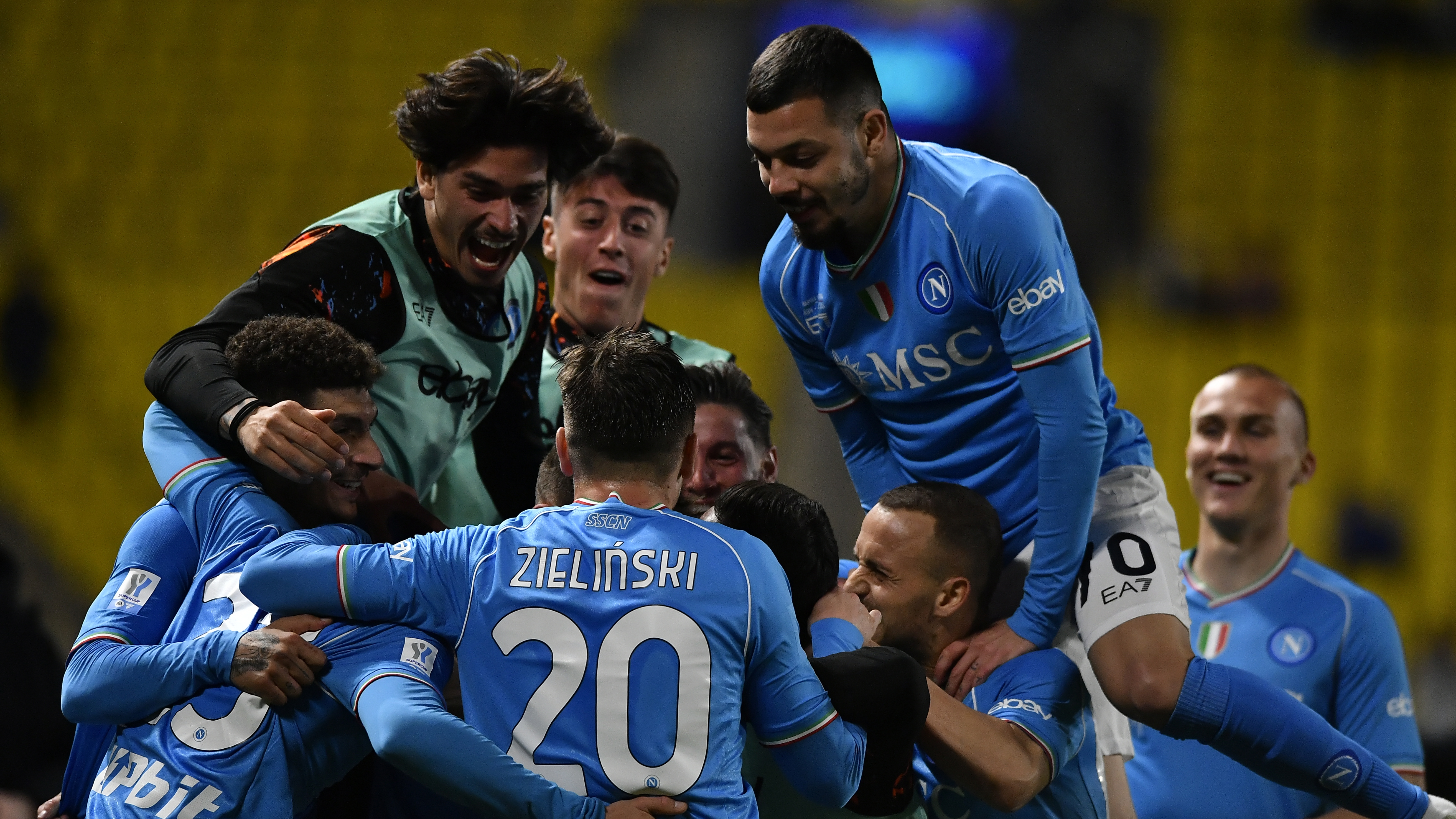 epa11088319 Napoli's players celebrate after scoring the 3-0 lead during the Italian Super Cup semi final match between Napoli and Fiorentina in Riyahd, Saudi Arabia, 18 January 2024.  EPA-EFE/STR