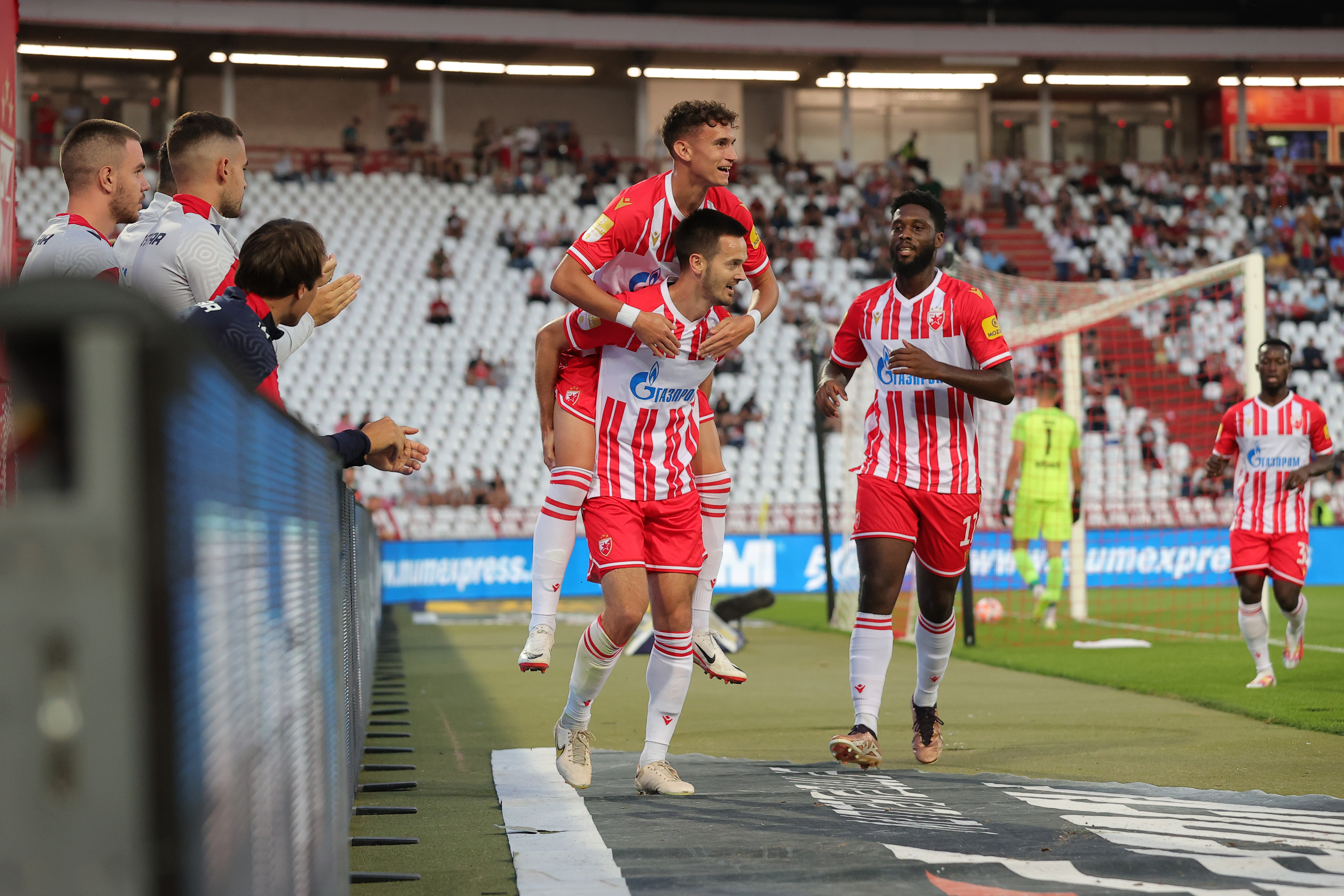 Mirko Ivanic Stefan Mitrovic Jean-Philippe Krasso Crvena Zvezda - Radnicki Nis, Superliga Srbije, Beograd, Srbija, 30.9.2023.
photo: Pedja Milosavljevic/STARSPORT/2023