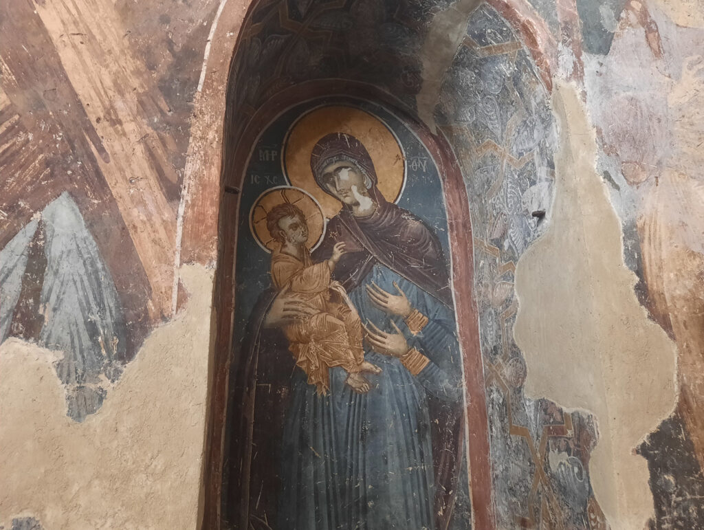 Bela crkva Karanska, najznačajnija je i nastarija očuvana svetinja užičkog kraja. Nalazi se u selu, po kome
i nosi ime, Karanu a posvećena je Blagoveštenju. Crkva je podigao župan Petar Brajan u vreme cara
Dušana.