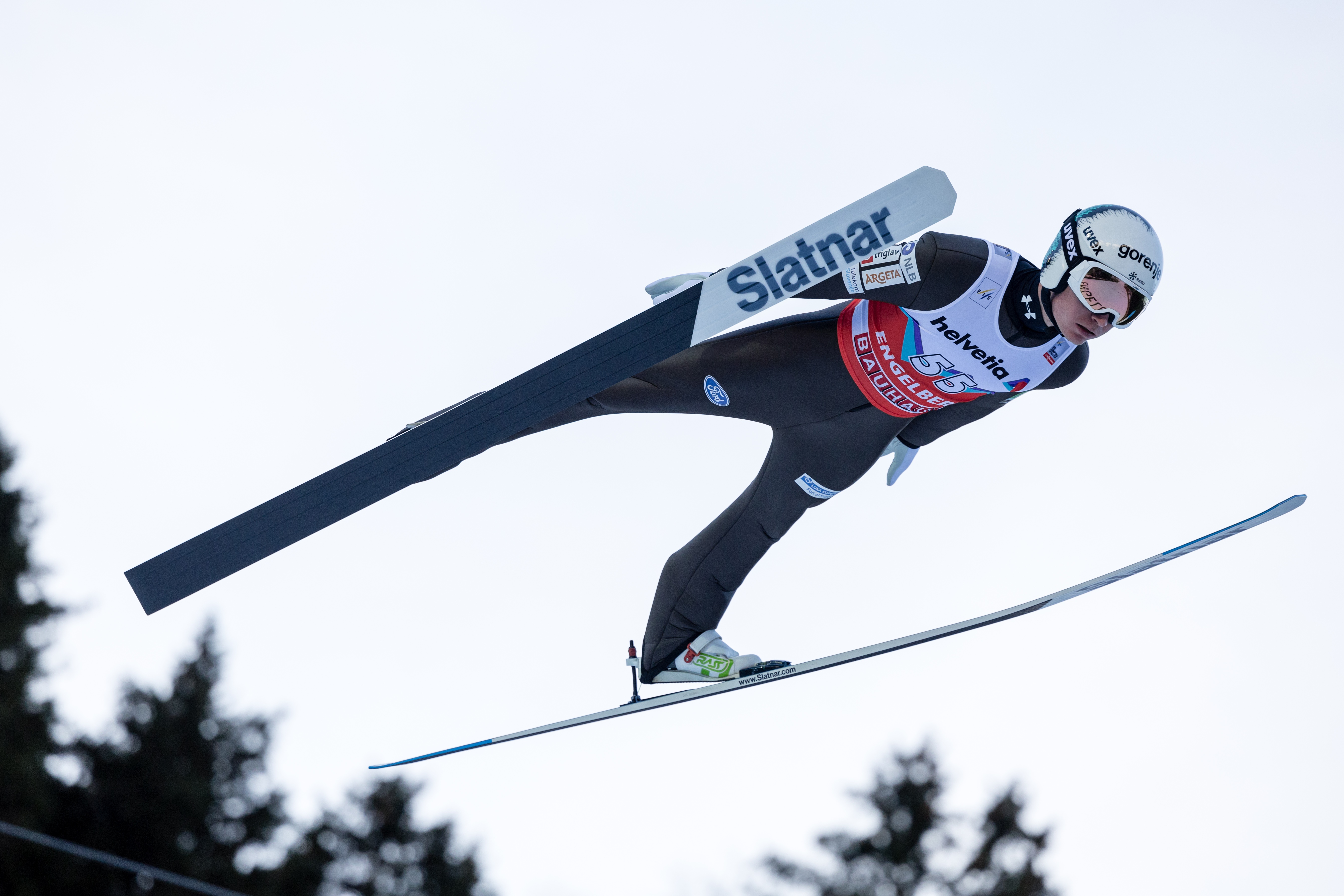 epa11034170 Anze Lanisek of Slovenia competes during the men's FIS Ski Jumping World Cup competition at the Gross-Titlis Schanze in Engelberg, Switzerland, 17 December 2023.  EPA-EFE/PHILIPP SCHMIDLI