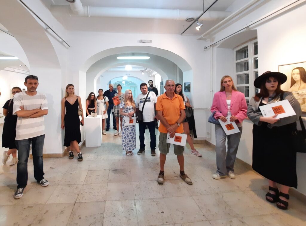 Užice 15. avgust 2024. Izložba užičkih studenata na umetničkim fakultetima i akademijama, pod nazivom „Oni koji dolaze“ u
Užicu, Foto:Slavica Panić/Nova.rs