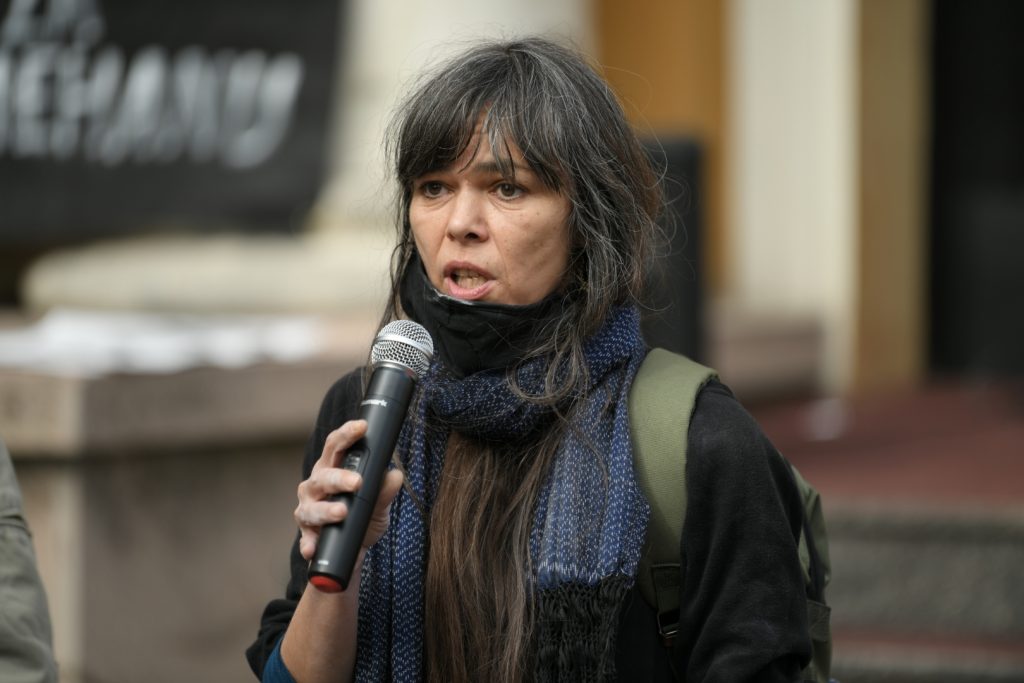 vahida Beograd 18.10.2020. Protest ispred Cvijete Zuzoric u znak podrske umetnicima cija je izlozba iscepana u Staroj kapetaniji. Cvijeta Zuzoric, protest, umetnici, umetnik, karikature, karikaturisti, Momci