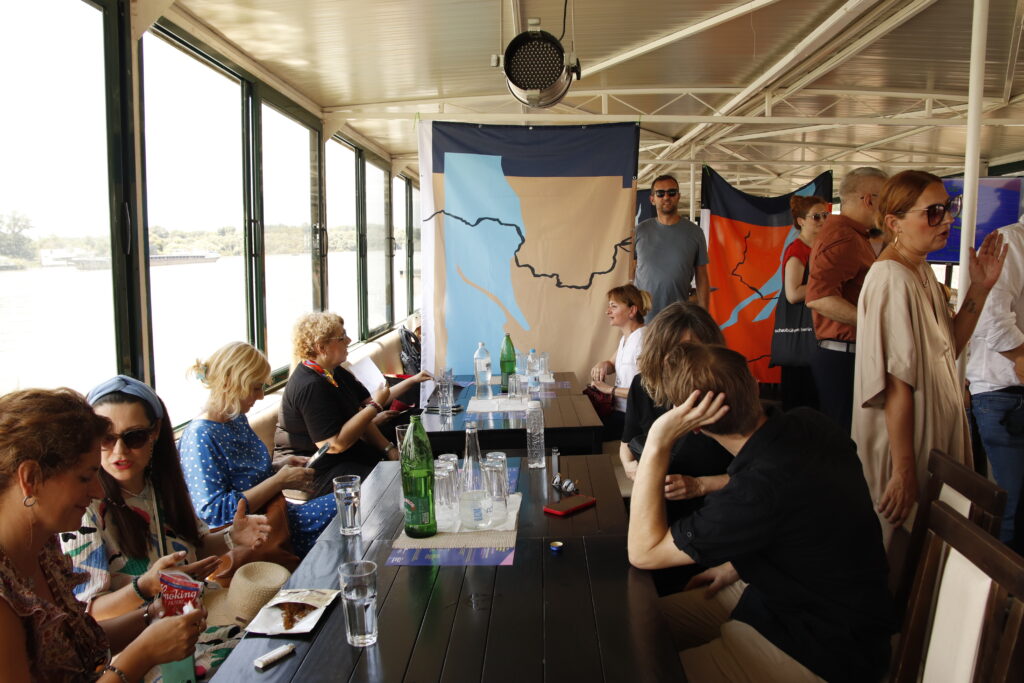 Beograd, 29. juna 2024.- Plovidbom brodom "Kej 2" po uæu Save u Dunav u Beogradu zapoèeæe internacionalna manifestacija "Evropski paviljon 2024: Liquid Becomings".   FOTO TANJUG/ JOVANA KULAEVIÆ/bs