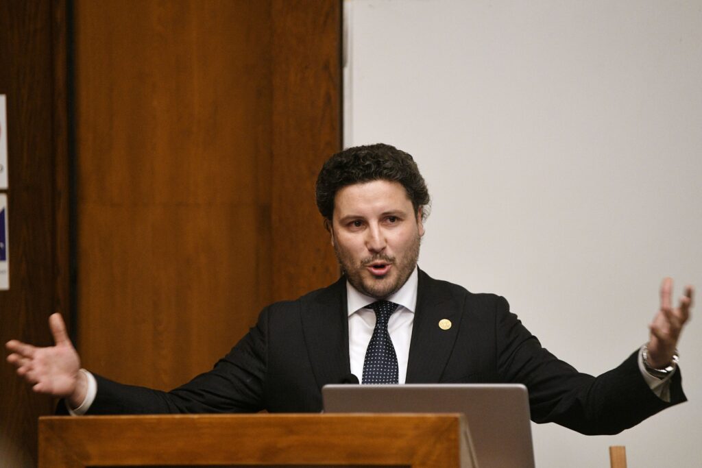 Beograd 17. april 2024. Promocija knjige Kritika globalne etike Dritana Abazovića u Kolarcevoj zadužbini Foto:Filip Krainčanić/Nova.rs