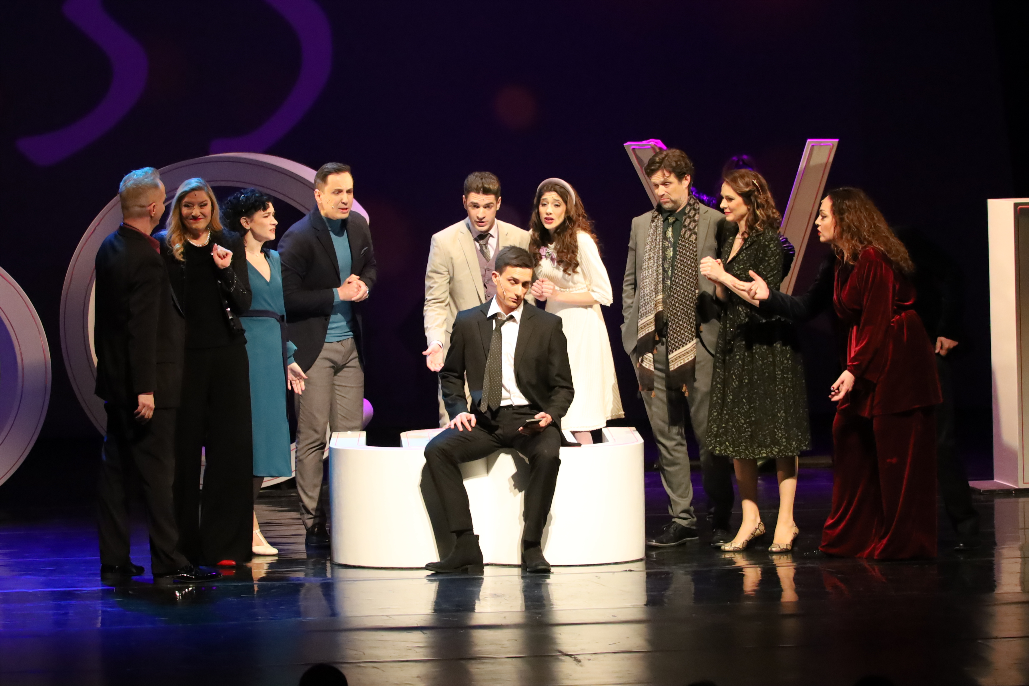 The premiere of the musical "Company" was held on the Great Stage of the Madlenianum Opera and Theater, directed by Nebojsa Bradic.Premijera mjuzikla "Company" odrzana je na Velikoj sceni Opere i teatra Madlenianum, u reziji Nebojse Bradica.