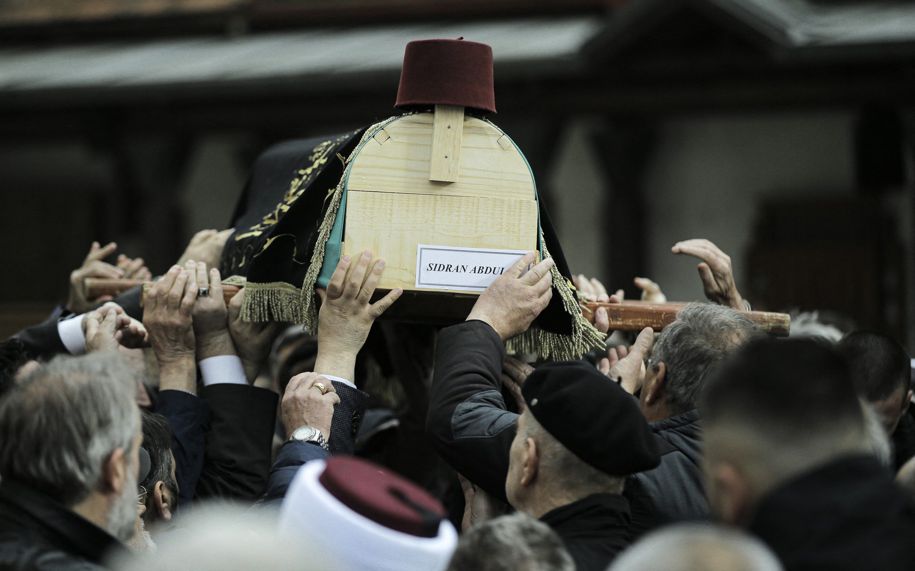 Bosnian renowned poet and writer Abdulah Sidran was laid to rest on his final journey in Sarajevo