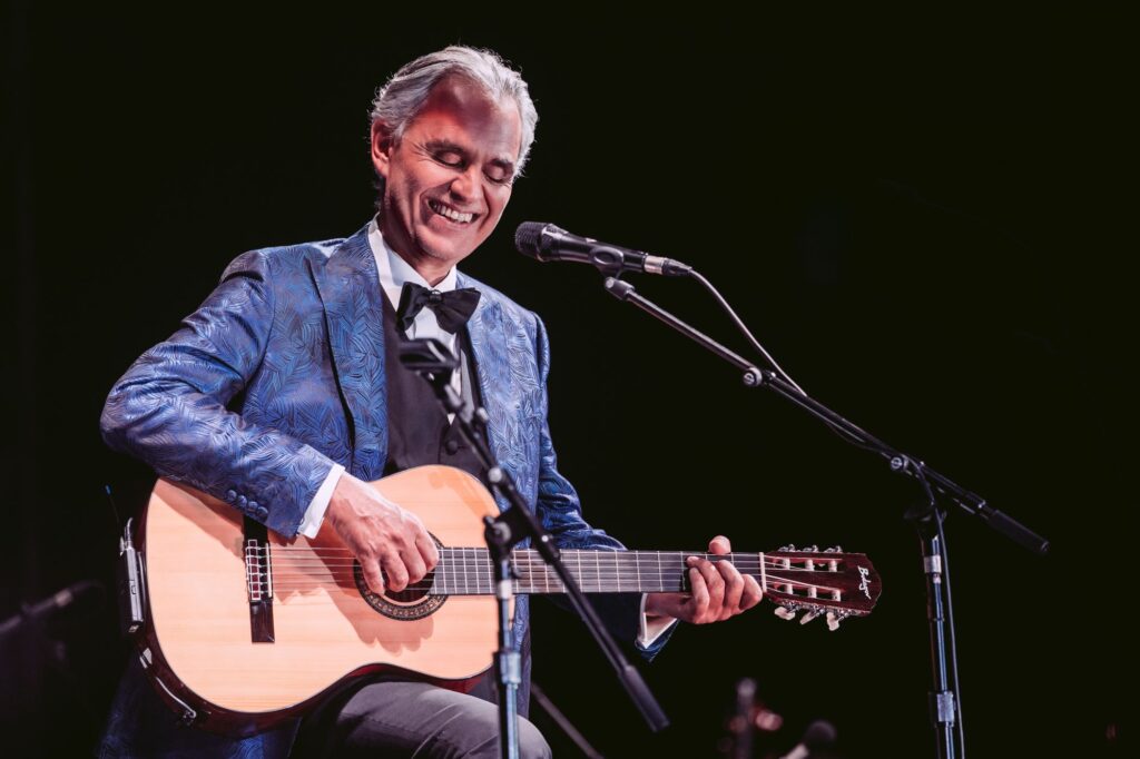 Andrea Bočeli, Andrea Bocelli slavi 30 godina karijere