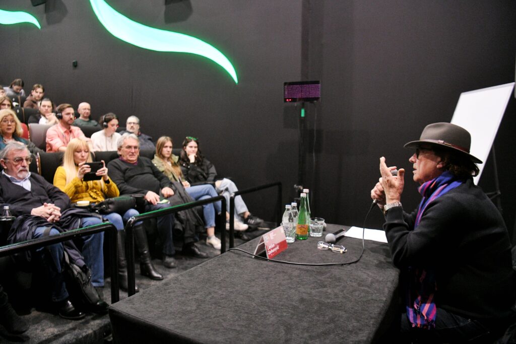 Beograd 28. februar 2024. Flmski reditelj Lordan Zafranović održao je master klas naziva "Unutrašnja struktura na filmu" u sali 2 Mts Dvorane u okviru programa "FEST Pro" Foto:Filip Krainčanić/Nova.rs