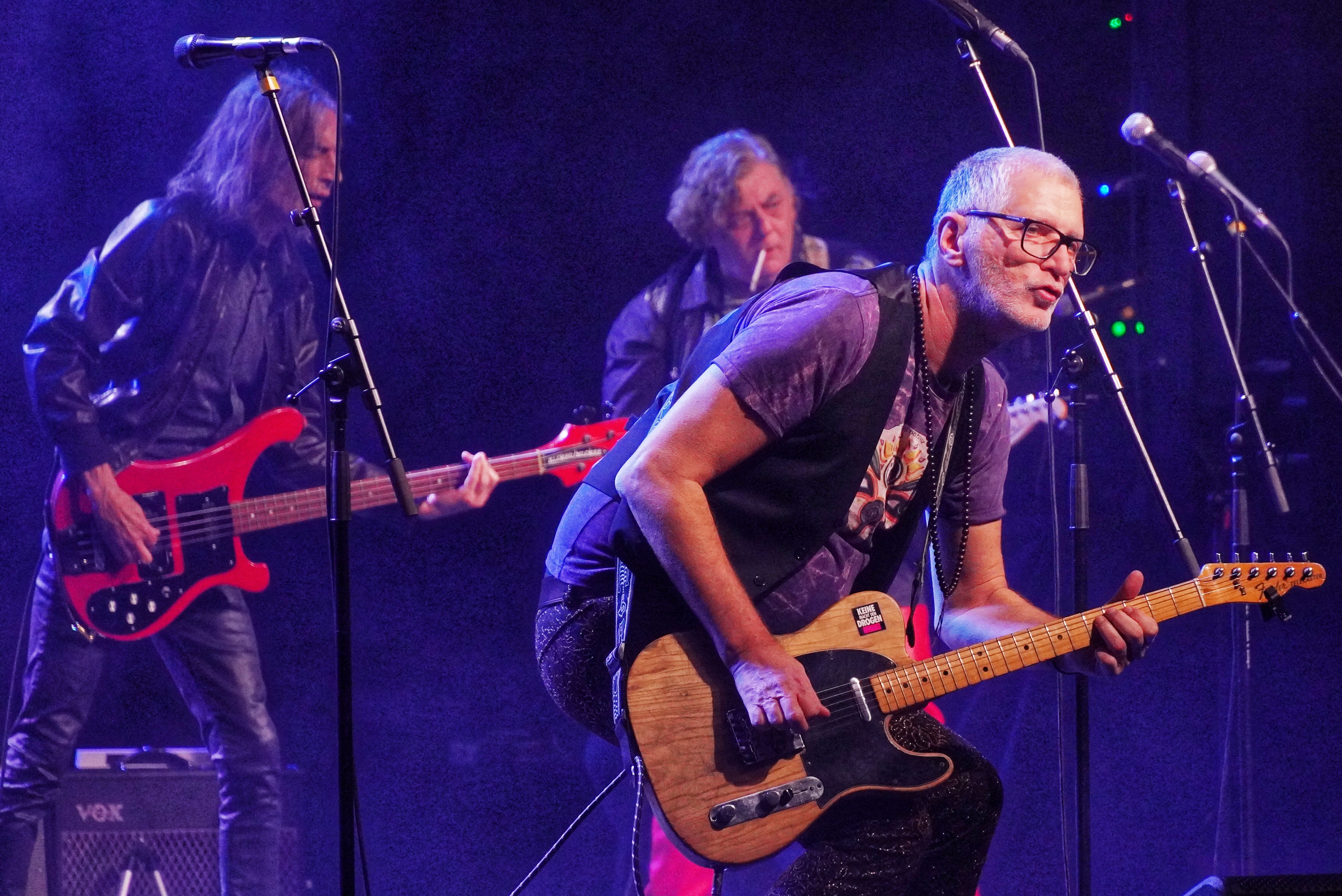 Beograd, 15. decembra 2023. - Rok grupa "Elektricni orgazam", u Mts Dvorani, odrava koncert kojim obeleava 40 godina od izlaska albuma "Les Chansones Populaires" sa obradama hitova velikih svetskih bendova. FOTO TANJUG/ VLADIMIR PORCIC/ bg