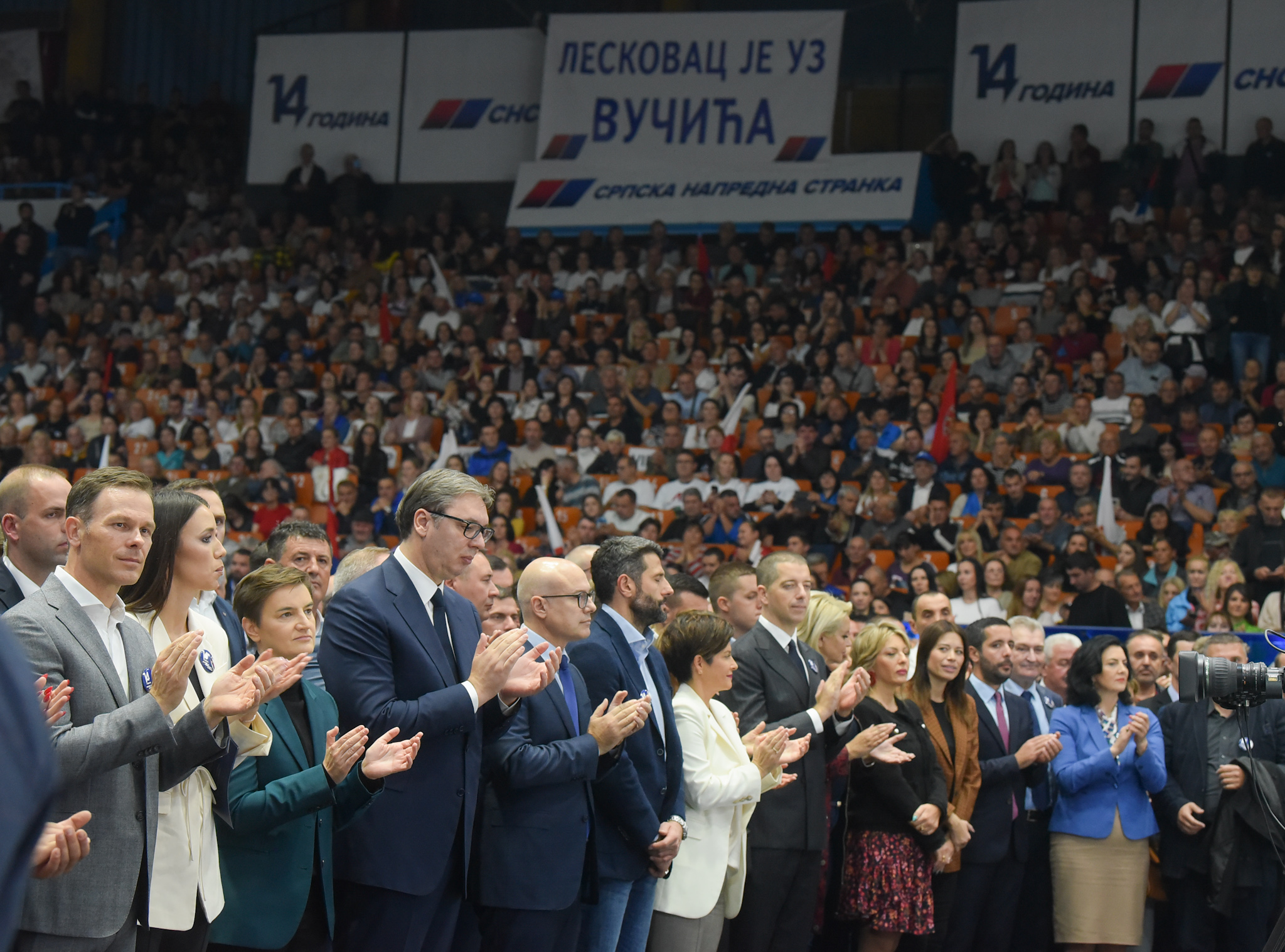 Leskovac, 21. oktobra 2022 - Srpska napredna stranka obelezava danas 14 godina od osnivanja, skupom u Leskovcu, a svecanosti u hali "Dubocica" prisustvuje predsednik Aleksandar Vucic. FOTO TANJUG/ MILOS MILIVOJEVIC/ bs