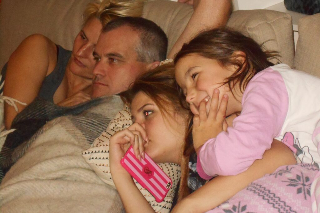 Dan očeva, Iz porodičnog albuma: Milena, Kameron, Tamara i Ana (Privatna arhiva autora), Ivan Mrđen, Ivan Mrdjen, kolumna