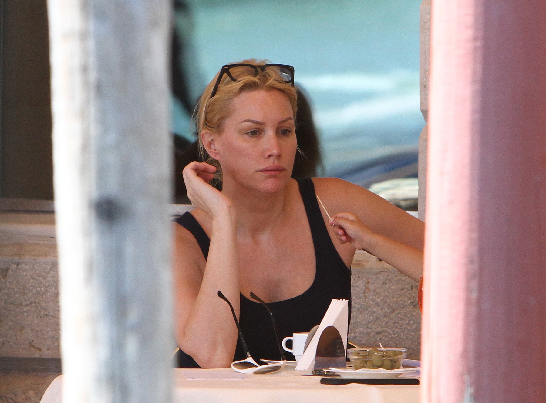 EXCLUSIVE: Ioan Gruffudd and Alice Evans on vacation in Venice with their daughters