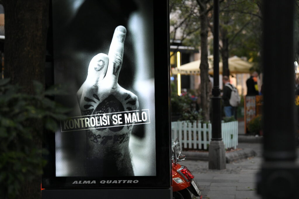 Beograd 31. oktobar 2023. Bilbord Kontrolisi se malo srednji prst Foto:Amir Hamzagić/Nova.rs