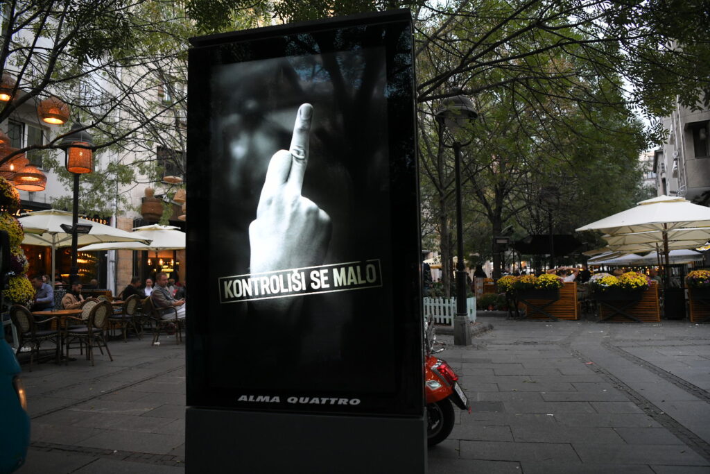 Beograd 31. oktobar 2023. Bilbord Kontrolisi se malo srednji prst Foto:Amir Hamzagić/Nova.rs