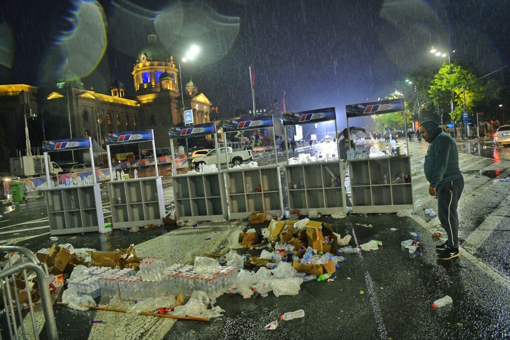 Beograd 26.05.2023. SNS, kontramiting, kraj, završen, gotovo Foto: Goran Srdanov/Nova.rs