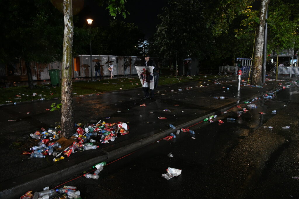 Beograd 26.05.2023. SNS, kontramiting, kraj, završen, gotovo, smeće, đubre, djubre, otpad Foto: Vesna Lalić/Nova.rs