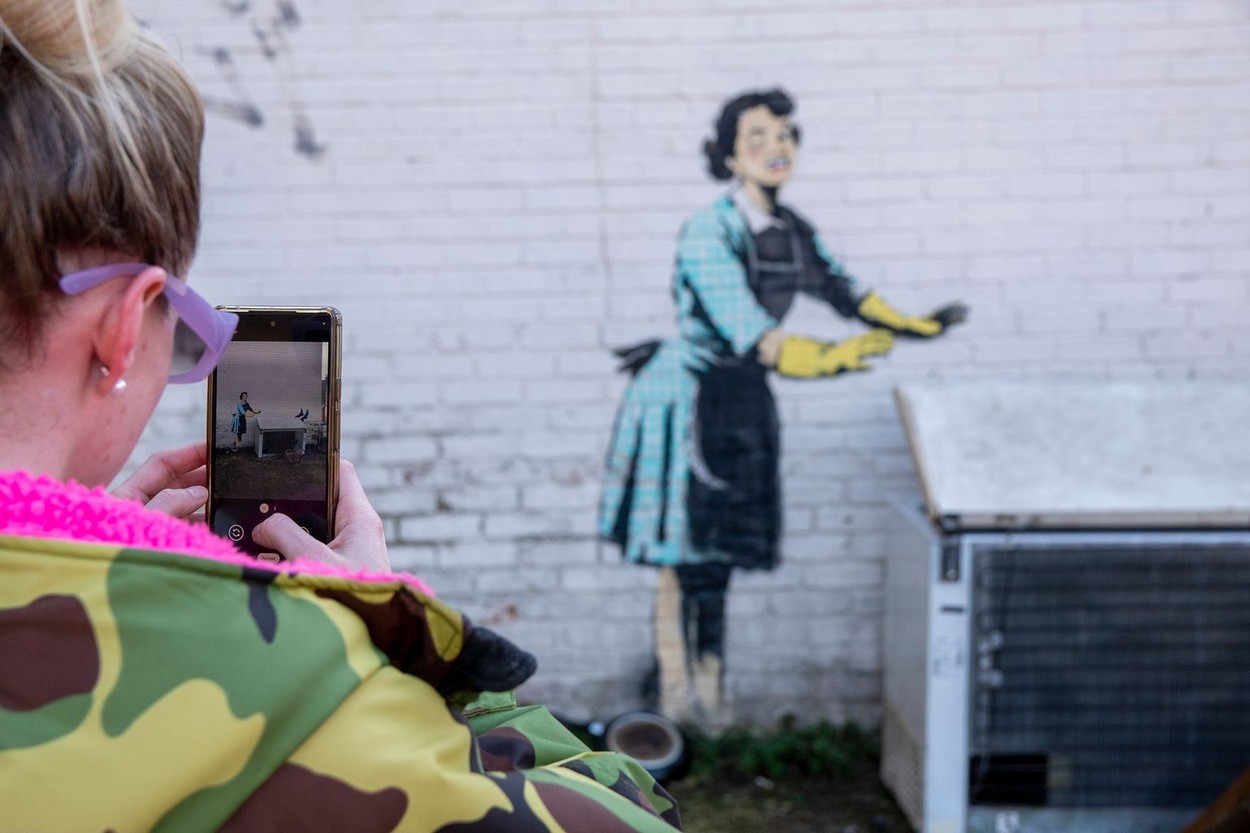 Valentine's Day Mascara - Banksy, Margate, Kent, UK - 14 Feb 2023