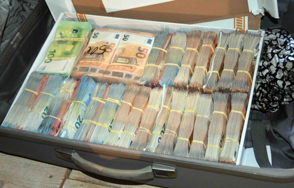 MUP, BIA, Evropol, zaplena, droga, kokain, pare, novac, evri, euri Foto: MUP