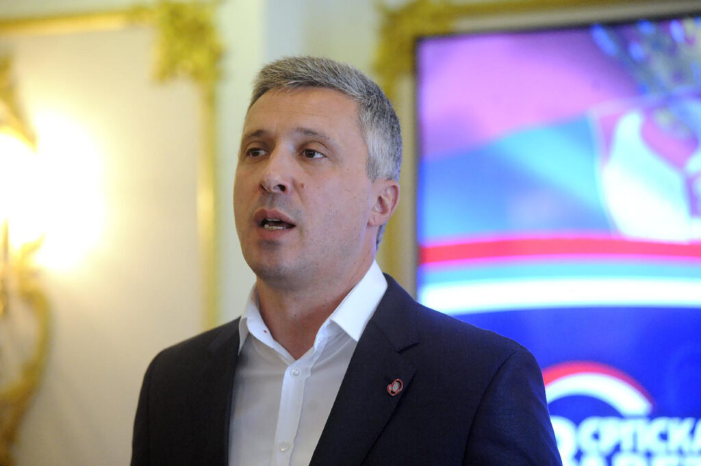 Mesto: Beograd
Datum: Wed Oct 04 15:36:26 CEST 2023
Dogadjaj: Konferencija za novinare povodom okupljanja Dveri, Zavetnika i eminentnih srpskih intelektualaca pred predstojeće izbore
Fotoreporter: Ana Paunković
Ličnosti: Boško Obradović
Izvor: FoNet