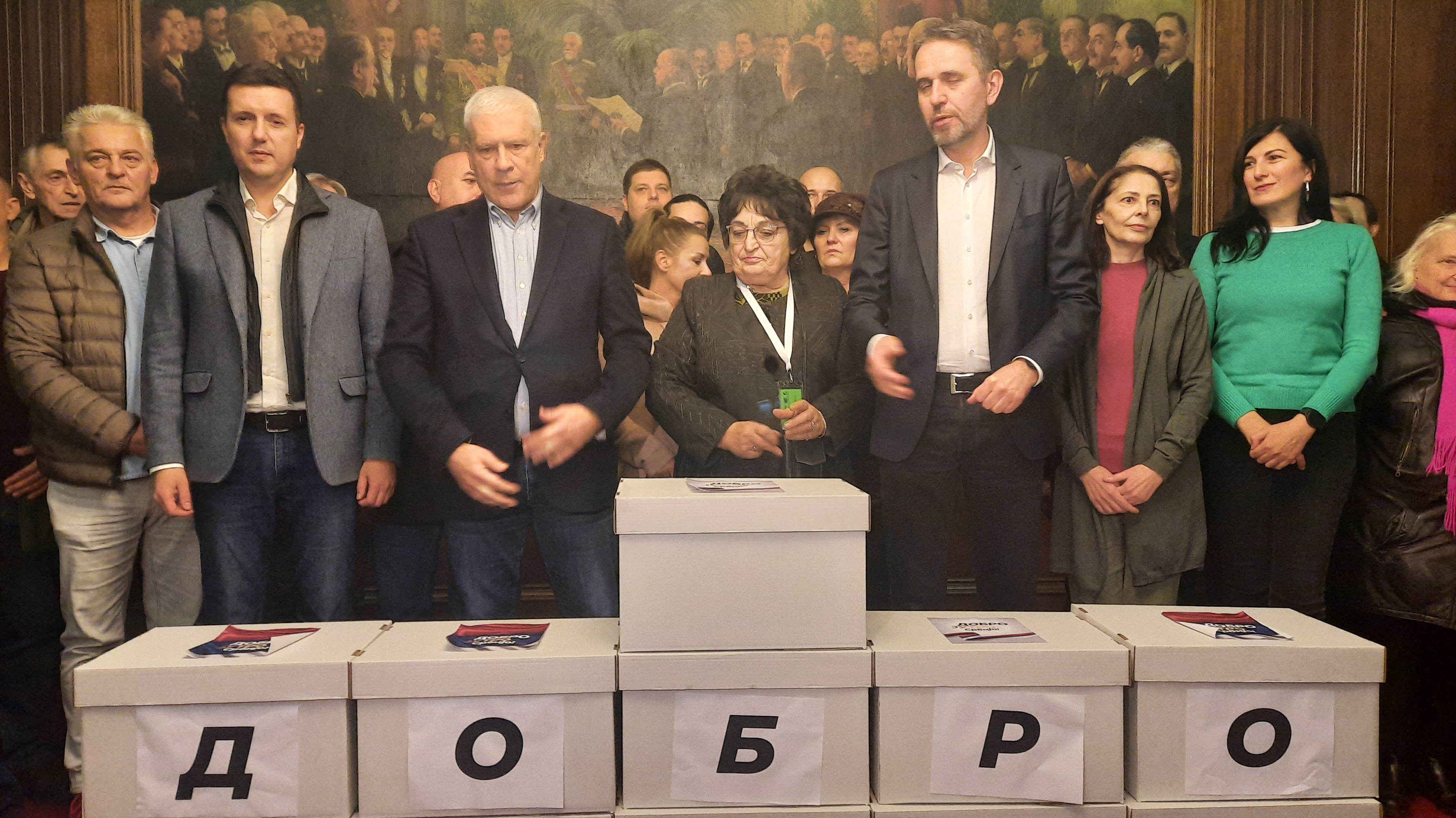 Representatives of the Dosta je bilo party, the Social Democratic Party and the association "Stolen Babies" submitted the list for the parliamentary elections to the Republican Election Commission.