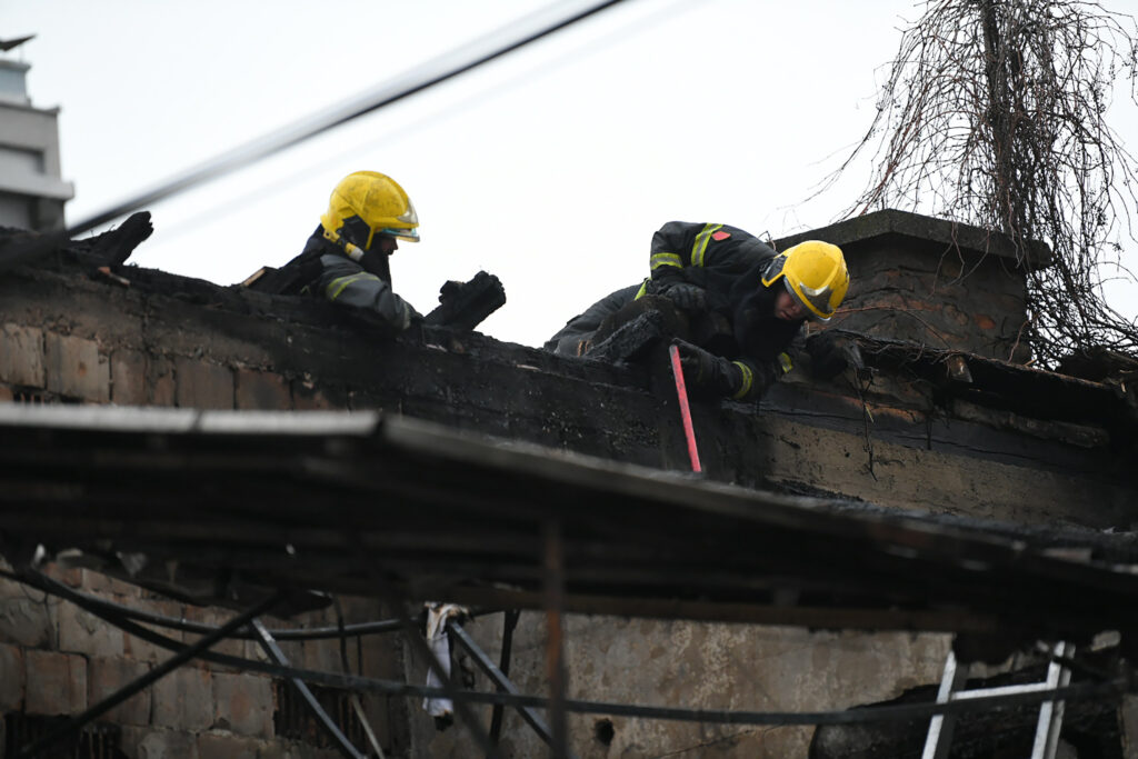 Beograd 30.12.2023. Požar u Ulici vojvode Bogdana kod Vukovog spomenika Foto: Amir Hamzagić/Nova.rs