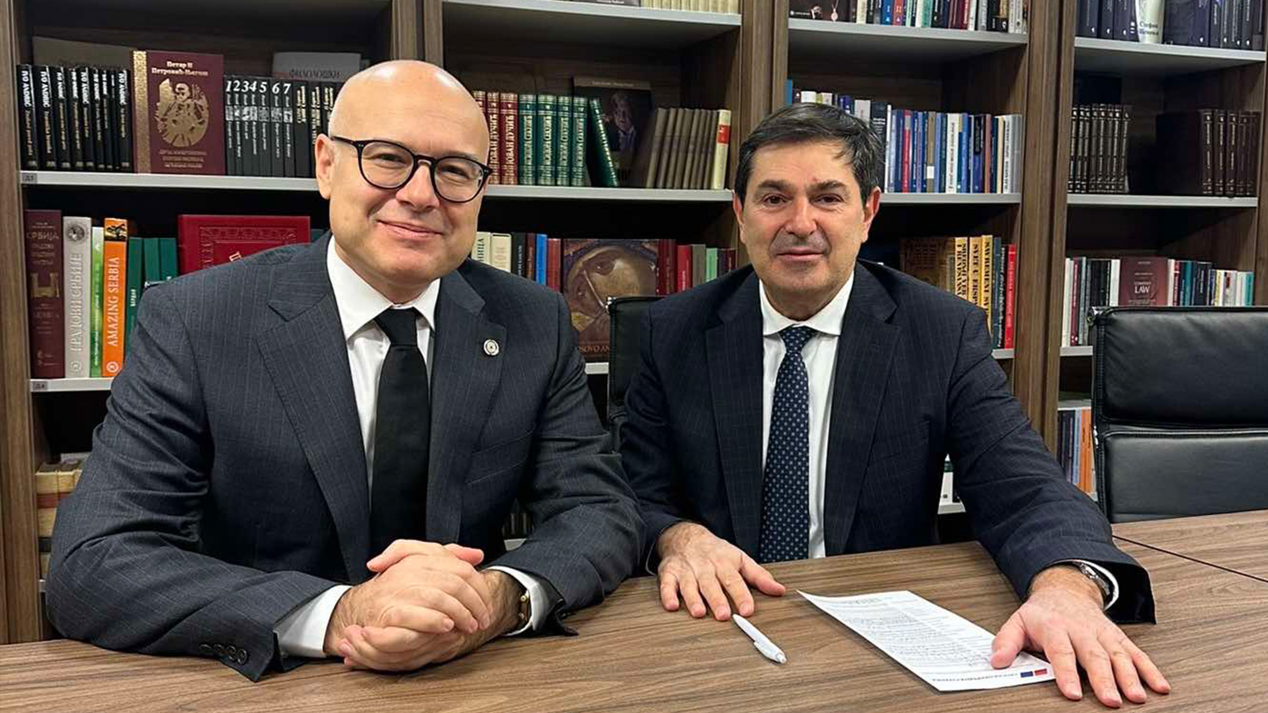 Lekar Milika Ašanin svečano pristupio Srpskoj naprednoj stranci