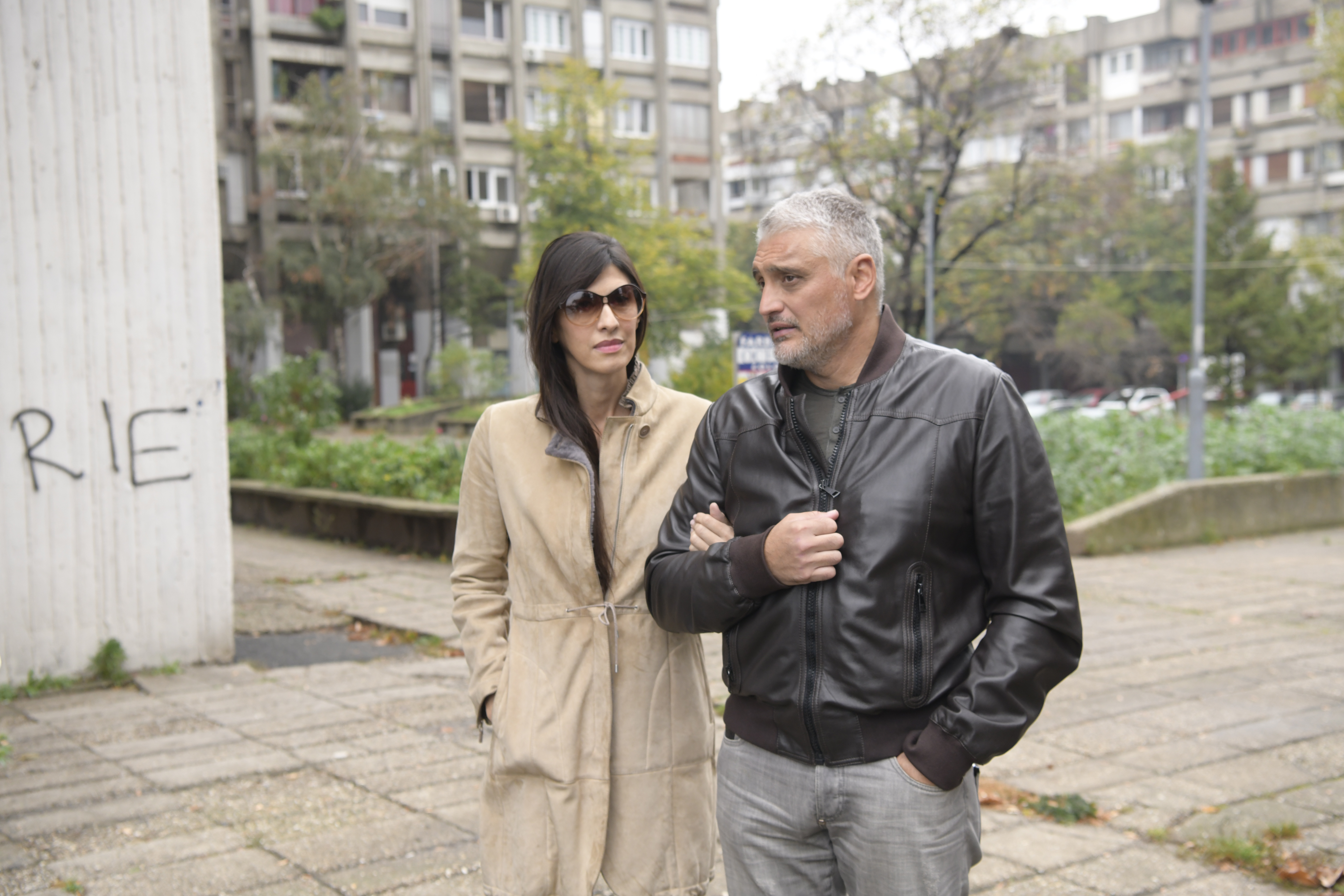 Beograd 05.11.2022 Postavljanje spomen ploče Milanu Mladenoviću Čedomir Čeda Jovanović i supruga Jelena Savić