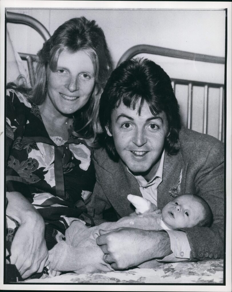 Sep. 09, 1977 - Paul &amp; Linda, McCartney &amp; their baby boy James Louis in the first photograph taken by Linda.,Image: 209916974, License: Rights-managed, Restrictions: , Model Release: no, Credit line: Keystone Pictures USA / Zuma Press / Profimedia