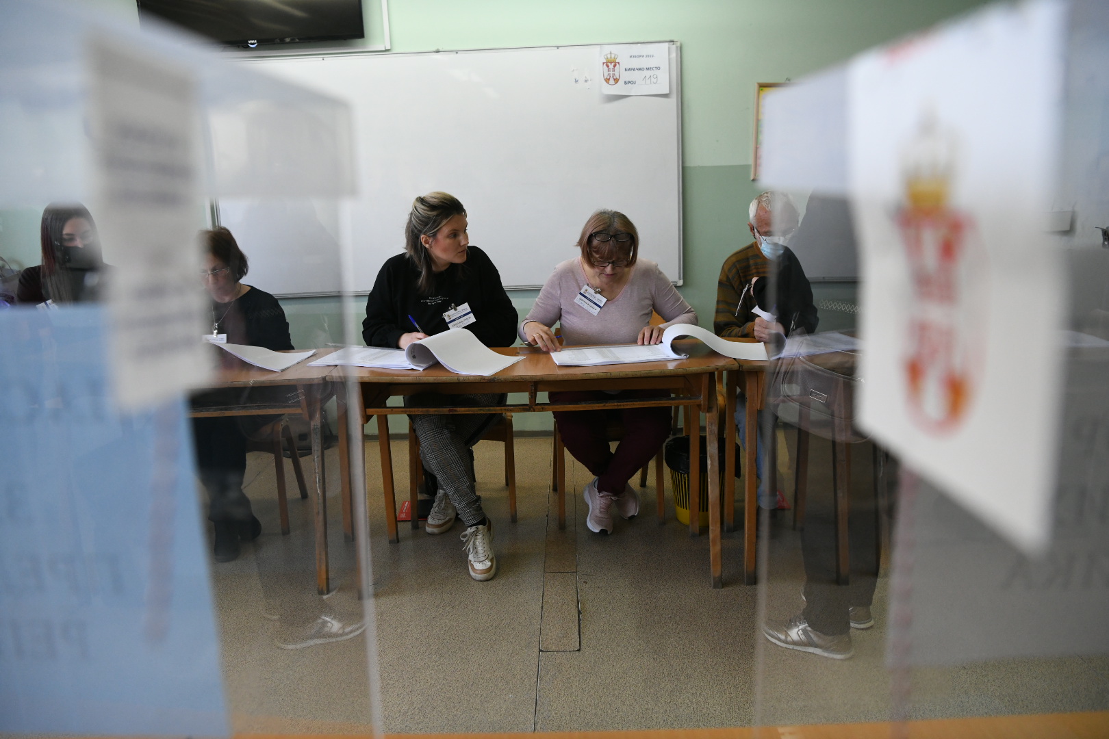 Beograd 03.04.2022 izbori glasanje za precednika republike, glasačka kutija