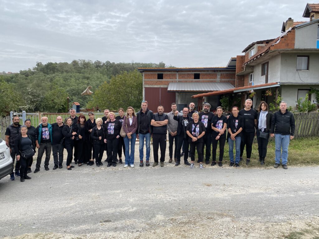 Roditelji ubijenih učenica i učenika Osnovne škole „Vladislav Ribnikar“ posetili su porodice ubijenih mladih u Duboni i Malom Orašju