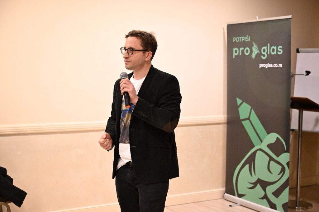 Kraljevo, tribina ProGlas Foto: ProGlas