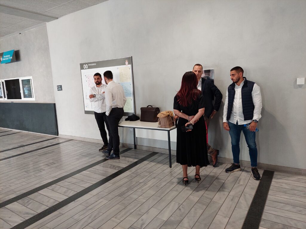 Sudjenje, Milan Isakov i Miloš Knežević, Palata pravde,